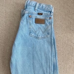 Mens Denim Wranglers. 32x34. Worn once, like new.